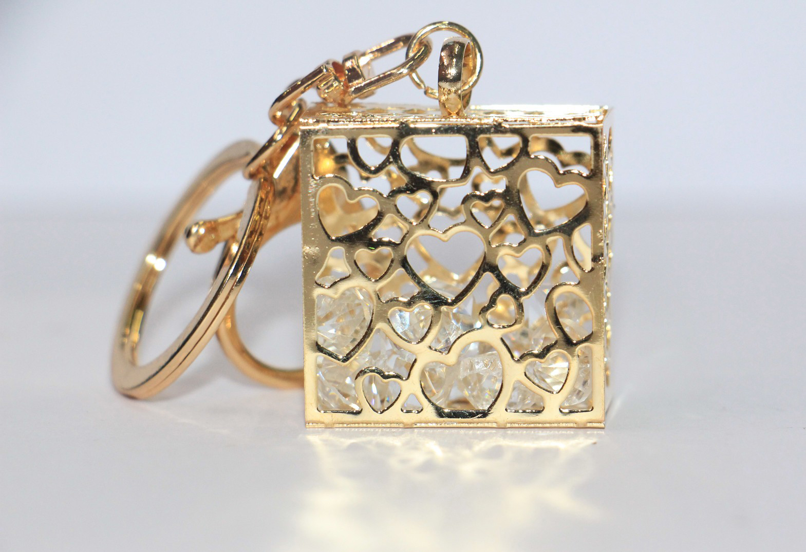 Special Love Diomond Store In Golden Cube Metal Keychain - Image 2